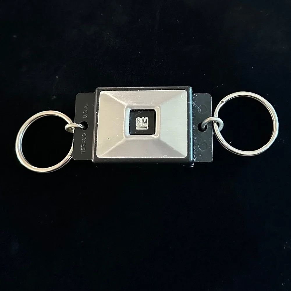 Vintage GM General Motors 25 Year Club Keychain Teraco USA Quick Release Black